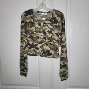 ROW A Size XL womens army green camo crop top TShirt Crop long sleeve LAYERING